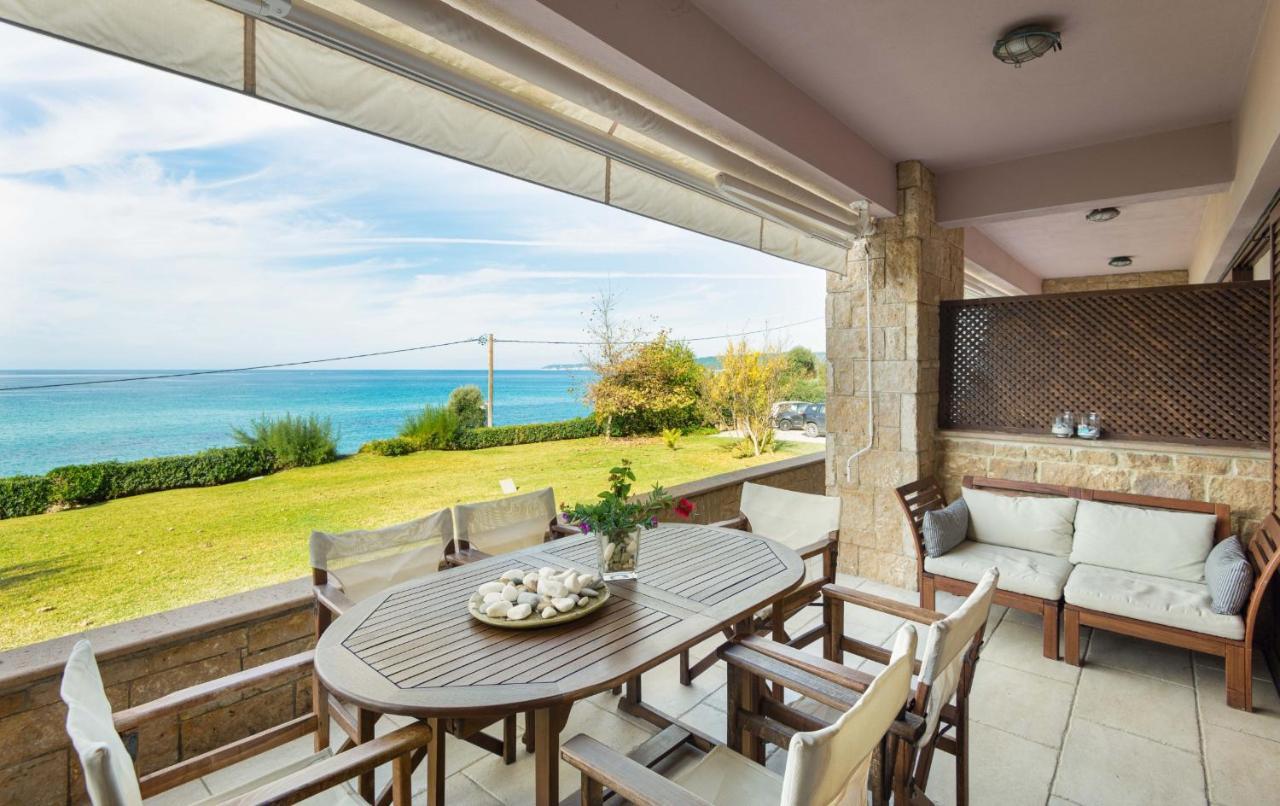 Seagrove, Beachfront Villa In Possidi #Feelslikehome Скала-Фуркас Экстерьер фото