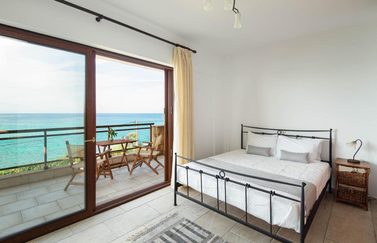 Seagrove, Beachfront Villa In Possidi #Feelslikehome Скала-Фуркас Экстерьер фото